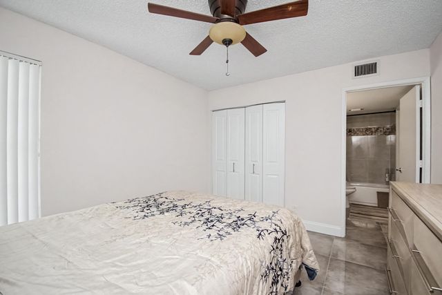 7351 Kinghurst Drive 301, Delray Beach, FL 33446
