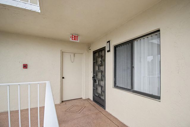 7351 Kinghurst Drive 301, Delray Beach, FL 33446