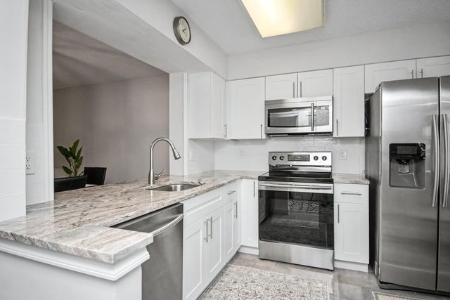 7351 Kinghurst Drive 301, Delray Beach, FL 33446