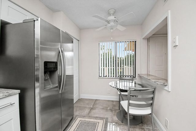 7351 Kinghurst Drive 301, Delray Beach, FL 33446