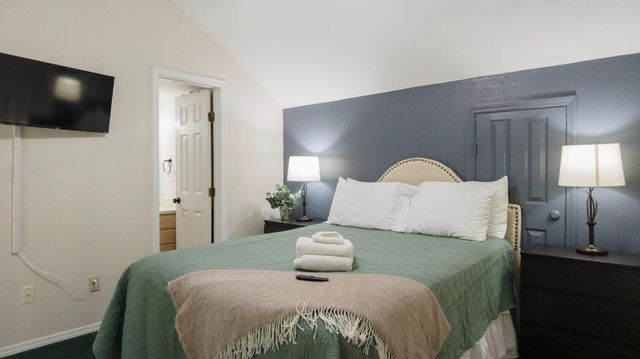 420 Fall Creek Drive 910, Branson, MO 65616