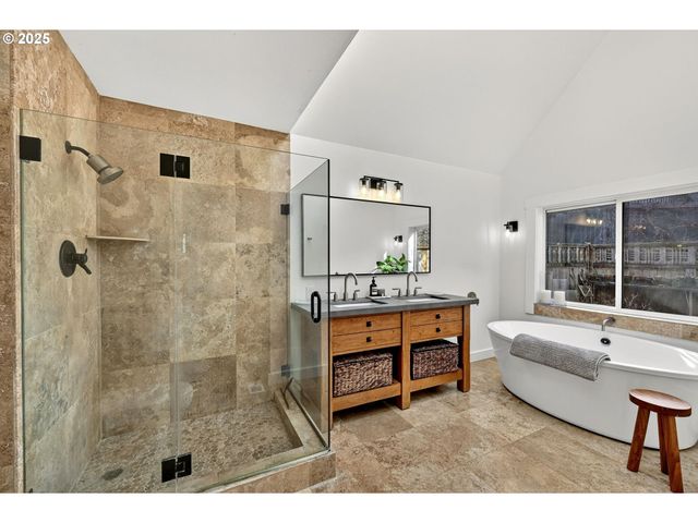 13162 Nw MCNAMEE Rd, Portland, OR 97231