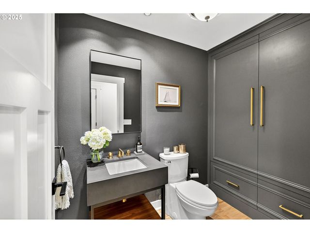 13162 Nw MCNAMEE Rd, Portland, OR 97231