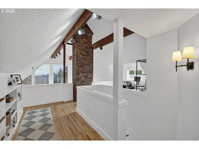 13162 Nw MCNAMEE Rd, Portland, OR 97231