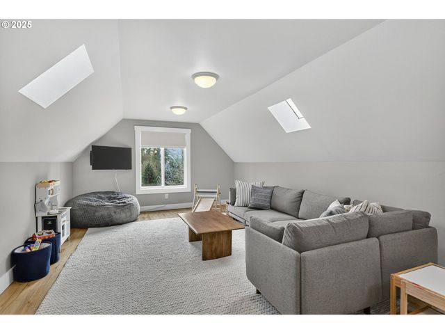 13162 Nw MCNAMEE Rd, Portland, OR 97231