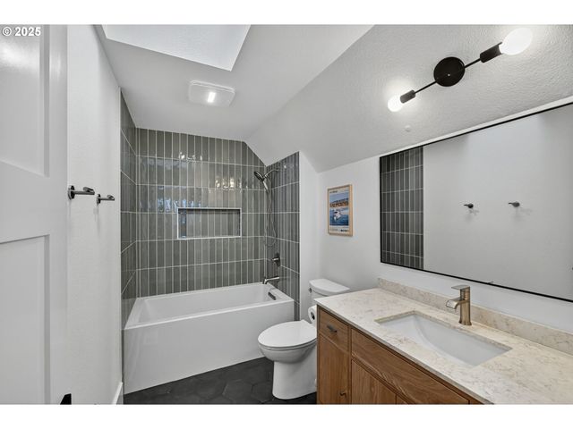 13162 Nw MCNAMEE Rd, Portland, OR 97231