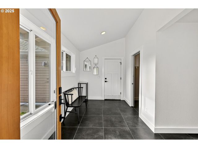 13162 Nw MCNAMEE Rd, Portland, OR 97231