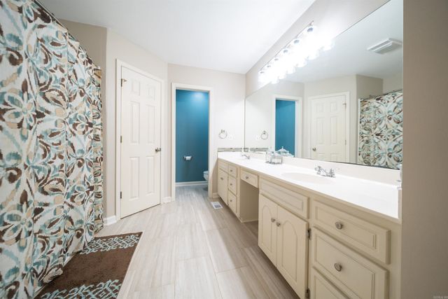 33 Thompson Drive, Cabot, AR 72023