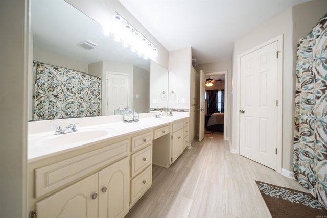 33 Thompson Drive, Cabot, AR 72023
