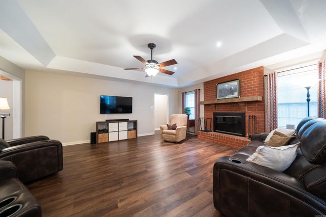 33 Thompson Drive, Cabot, AR 72023