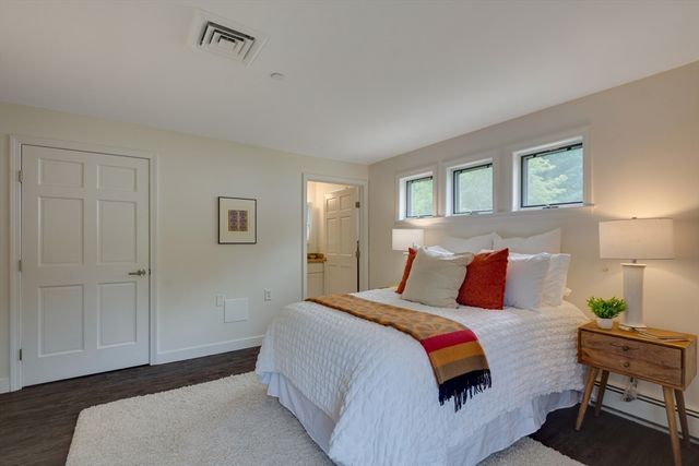 140 Lincoln Road 218, Lincoln, MA 01773