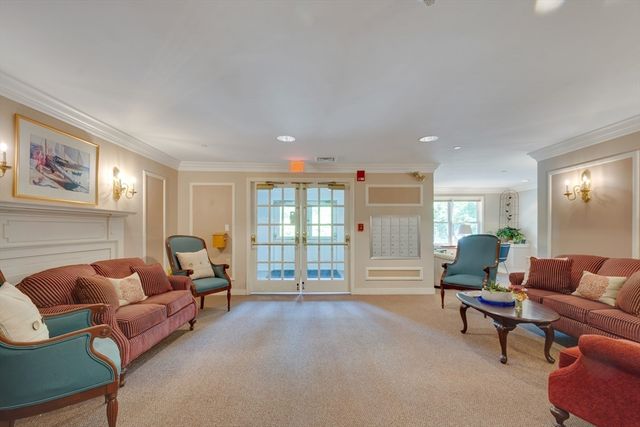 140 Lincoln Road 218, Lincoln, MA 01773