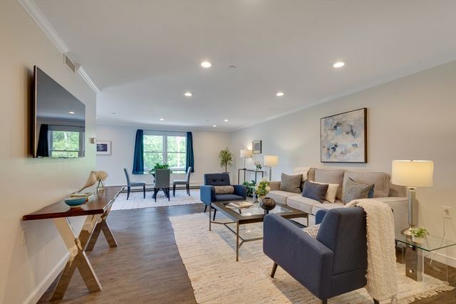 140 Lincoln Road 218, Lincoln, MA 01773