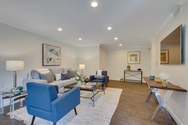 140 Lincoln Road 218, Lincoln, MA 01773