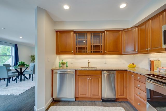 140 Lincoln Road 218, Lincoln, MA 01773