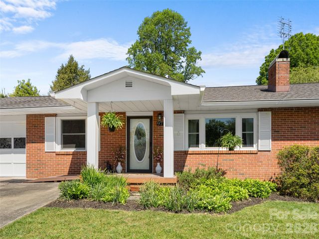 97 Allison Road, Brevard, NC 28712