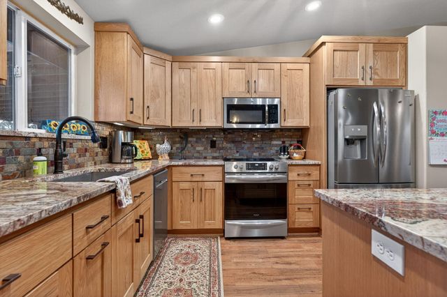 3940 NE Zamia Avenue, Redmond, OR 97756