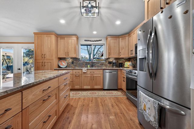 3940 NE Zamia Avenue, Redmond, OR 97756