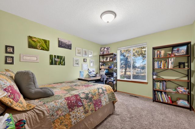 3940 NE Zamia Avenue, Redmond, OR 97756