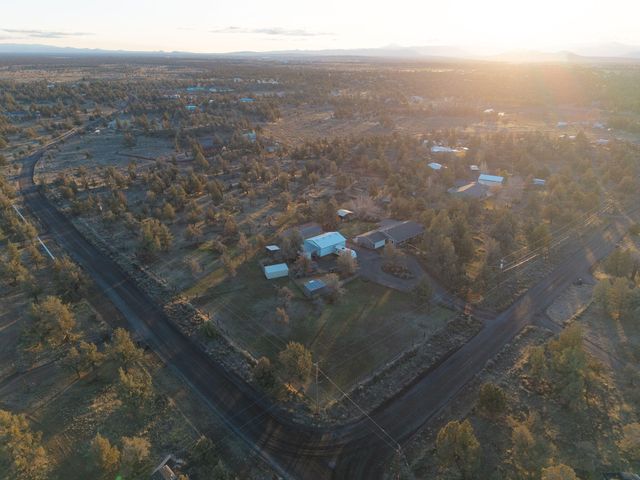 3940 NE Zamia Avenue, Redmond, OR 97756