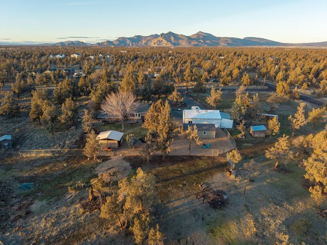 3940 NE Zamia Avenue, Redmond, OR 97756