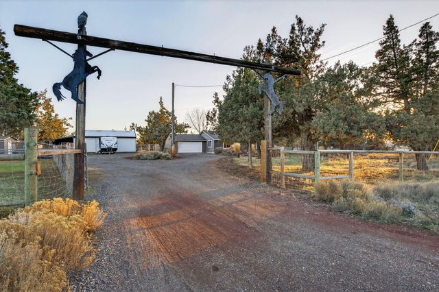 3940 NE Zamia Avenue, Redmond, OR 97756