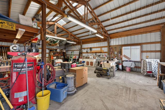 3940 NE Zamia Avenue, Redmond, OR 97756