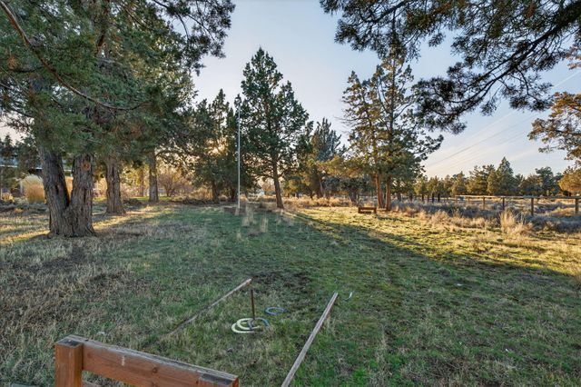 3940 NE Zamia Avenue, Redmond, OR 97756