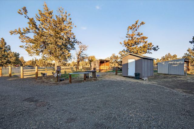 3940 NE Zamia Avenue, Redmond, OR 97756