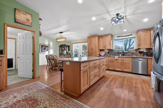 3940 NE Zamia Avenue, Redmond, OR 97756