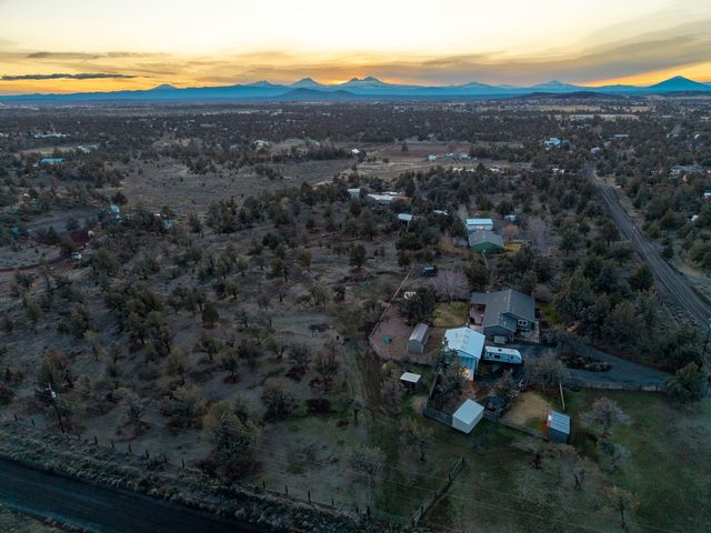 3940 NE Zamia Avenue, Redmond, OR 97756