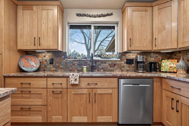 3940 NE Zamia Avenue, Redmond, OR 97756