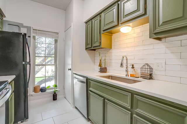 4426 Harlanwood Drive 207, Fort Worth, TX 76109