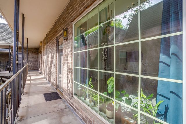 4426 Harlanwood Drive 207, Fort Worth, TX 76109