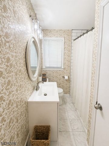 335 Edgeworth St, Middlesex Boro, NJ 08846