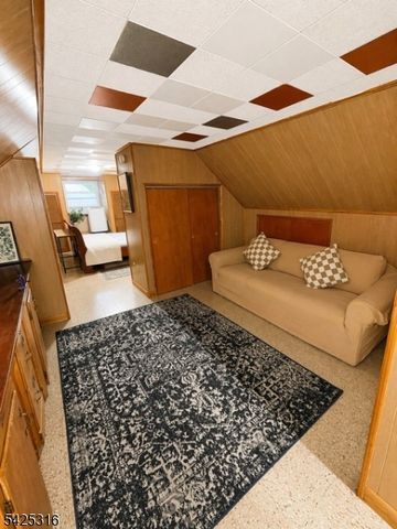 335 Edgeworth St, Middlesex Boro, NJ 08846