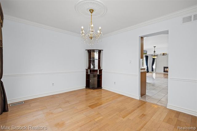 6240 Wynford Drive, West Bloomfield, MI 48322