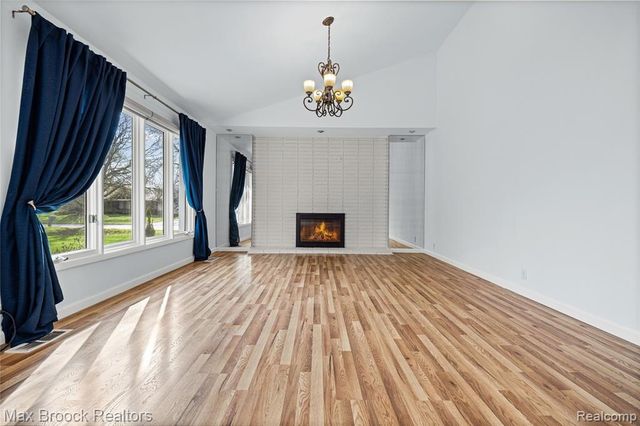 6240 Wynford Drive, West Bloomfield, MI 48322