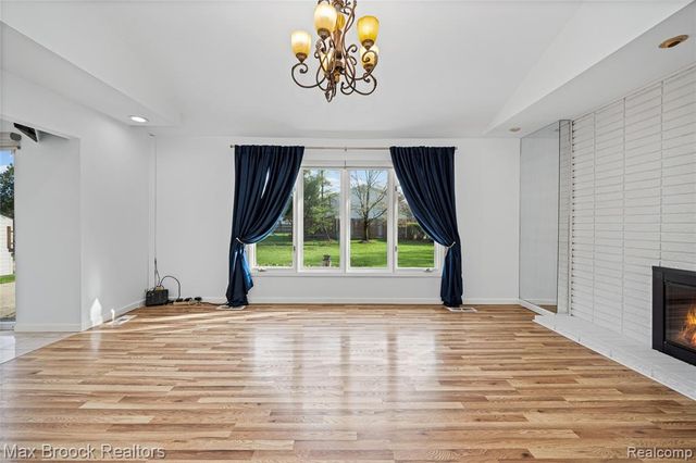6240 Wynford Drive, West Bloomfield, MI 48322