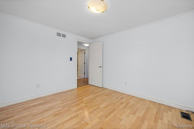 6240 Wynford Drive, West Bloomfield, MI 48322