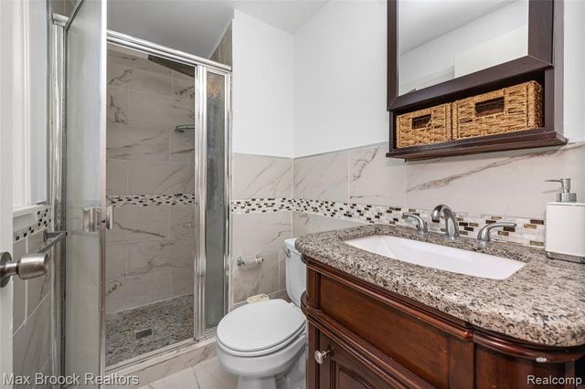 6240 Wynford Drive, West Bloomfield, MI 48322