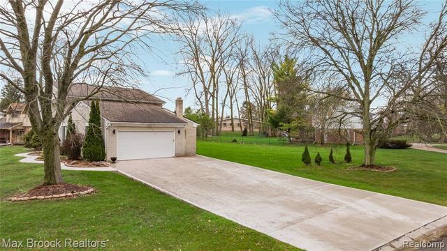 6240 Wynford Drive, West Bloomfield, MI 48322