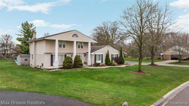 6240 Wynford Drive, West Bloomfield, MI 48322
