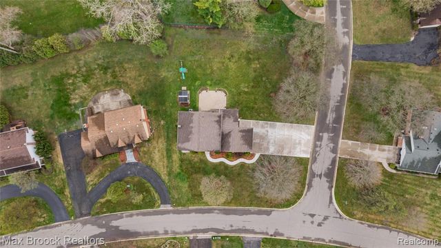 6240 Wynford Drive, West Bloomfield, MI 48322