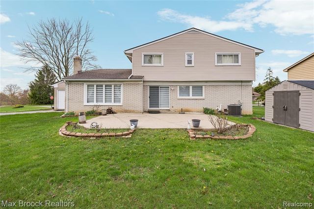 6240 Wynford Drive, West Bloomfield, MI 48322