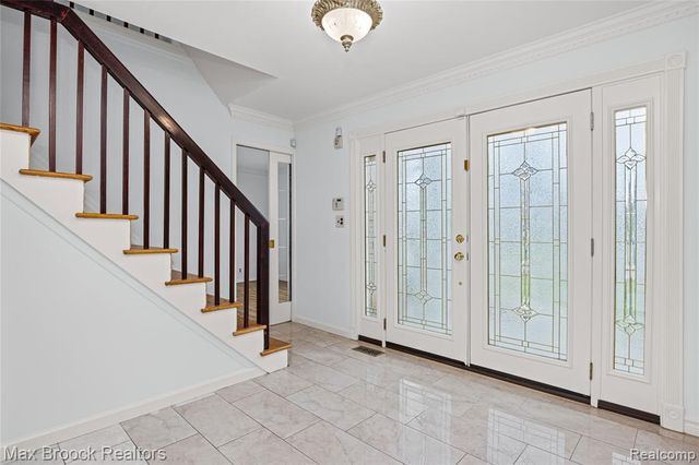 6240 Wynford Drive, West Bloomfield, MI 48322