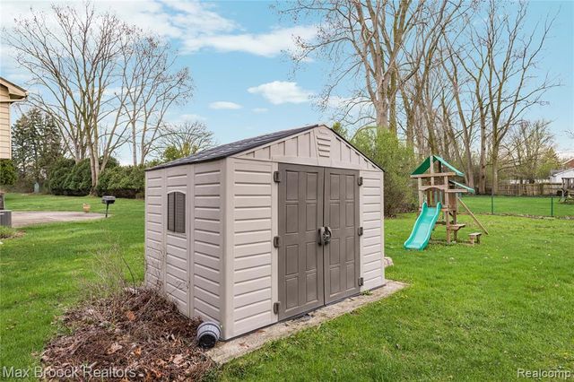 6240 Wynford Drive, West Bloomfield, MI 48322