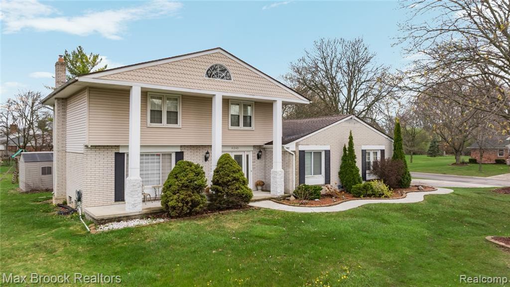 6240 Wynford Drive, West Bloomfield, MI 48322