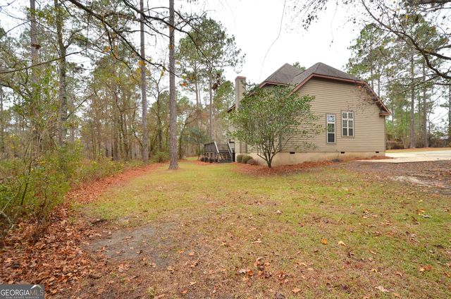 438 Highland Lakes Drive, Eastman, GA 31023