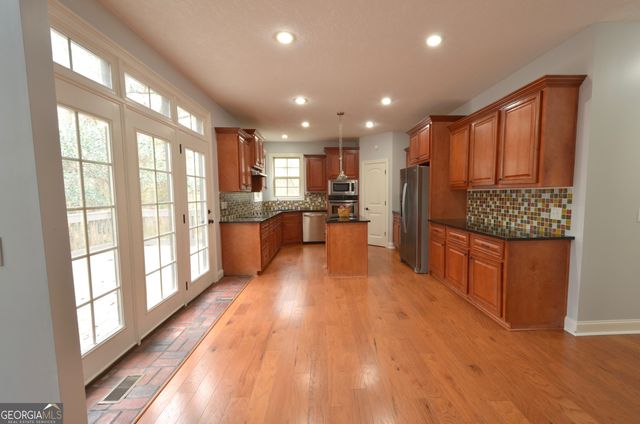 438 Highland Lakes Drive, Eastman, GA 31023